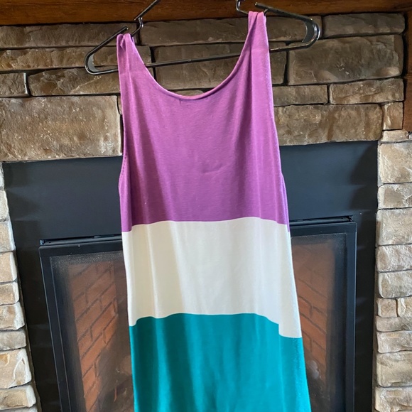 Color Block Tank Top - Picture 2 of 2